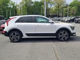 Thumbnail of 2025 Snow White Pearl Kia Niro