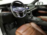 Thumbnail of 2021 Crystal White Tricoat Cadillac XT5
