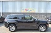 Thumbnail of 2023 Diamond Black Crystal Pearlcoat Jeep Grand Cherokee