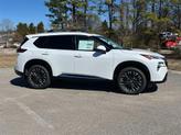 Thumbnail of 2025 Everest White Pearl Nissan Rogue