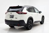 Thumbnail of 2023 Pearl White Tricoat/Super Black Nissan Rogue