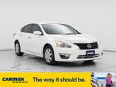 Photo of 2015 White Nissan Altima