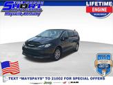 Photo of 2022 Brilliant Black Crystal Pearlcoat Chrysler Voyager
