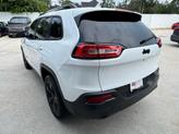 Thumbnail of 2018 Bright White Clearcoat Jeep Cherokee
