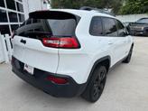 Thumbnail of 2018 Bright White Clearcoat Jeep Cherokee