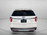 Thumbnail of 2017 White Platinum Clearcoat Metallic Ford Explorer