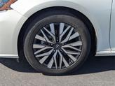 Thumbnail of 2024 Pearl White Tricoat Nissan Altima
