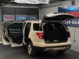 Thumbnail of 2017 White Platinum Metallic Tri-Coat Ford Explorer