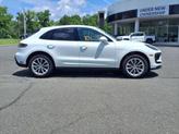 Photo of 2024 White 0q Porsche Macan