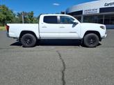 Photo of 2022 White Toyota Tacoma
