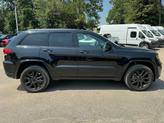 Thumbnail of 2022 Diamond Black Crystal Pearlcoat Jeep Grand Cherokee
