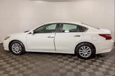 Thumbnail of 2018 Glacier White Nissan Altima