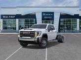 Thumbnail of 2025 Summit White GMC Sierra 3500