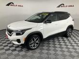 Thumbnail of 2021 Clear White/Black Roof Kia Seltos