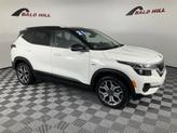 Photo of 2021 Clear White/Black Roof Kia Seltos