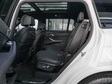 Thumbnail of 2022 Mineral White Metallic BMW X7