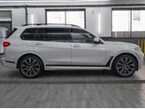 Thumbnail of 2022 Mineral White Metallic BMW X7