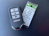 Thumbnail of 2016 White Diamond Pearl Honda CR-V