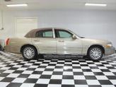 Thumbnail of 2004 LIGHT FRENCH SILK Lincoln Town Car