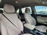 Thumbnail of 2016 Snow White Pearl Kia Sorento