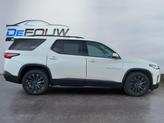 Thumbnail of 2022 Iridescent Pearl Tricoat Chevrolet Traverse