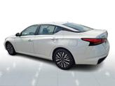 Thumbnail of 2023 Pearl White Tricoat Nissan Altima