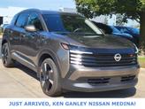 Photo of 2025 Canyon Bronze Metallic Nissan Kicks