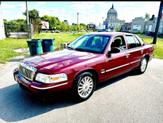 Thumbnail of 2009 maroon Mercury Grand Marquis