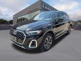 Photo of 2025 Mythos Black Metallic Audi Q5