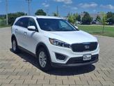 Thumbnail of 2017 Snow White Pearl Kia Sorento