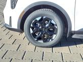 Thumbnail of 2025 Glacial White Pearl Kia Sorento