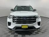 Thumbnail of 2025 White Metallic Ford Explorer