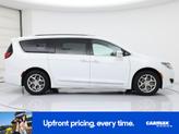 Thumbnail of 2018 White Chrysler Pacifica