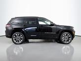 Thumbnail of 2025 Diamond Black Crystal Pearlcoat Jeep Grand Cherokee