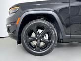 Thumbnail of 2025 Diamond Black Crystal Pearlcoat Jeep Grand Cherokee L