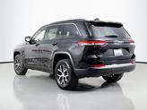 Thumbnail of 2025 Diamond Black Crystal Pearlcoat Jeep Grand Cherokee
