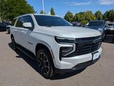 Thumbnail of 2025 Iridescent Pearl Tricoat Chevrolet Suburban
