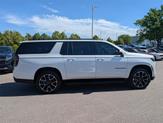 Thumbnail of 2025 Iridescent Pearl Tricoat Chevrolet Suburban