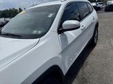 Thumbnail of 2021 Bright White Clearcoat Jeep Cherokee