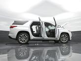 Thumbnail of 2020 Iridescent Pearl Tricoat Chevrolet Traverse