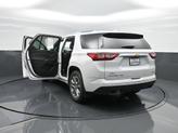 Thumbnail of 2020 Iridescent Pearl Tricoat Chevrolet Traverse