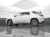 Thumbnail of 2020 Iridescent Pearl Tricoat Chevrolet Traverse