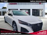 Photo of 2025 Glacier White Nissan Altima