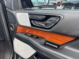 Thumbnail of 2019 Infinite Black Metallic Lincoln Navigator