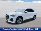 Photo of 2024 Arkona White Audi Q3
