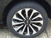 Thumbnail of 2022 Infinite Black Metallic Clearcoat Lincoln Navigator