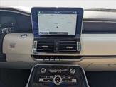 Thumbnail of 2018 White Platinum Metallic Tri-Coat Lincoln Navigator