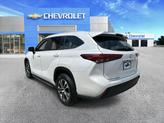 Thumbnail of 2022 Wind Chill Pearl Toyota Highlander