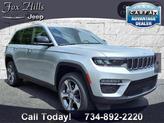 Photo of 2025 Silver Zynith Jeep Grand Cherokee