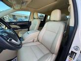 Thumbnail of 2018 Blizzard Pearl Toyota Highlander